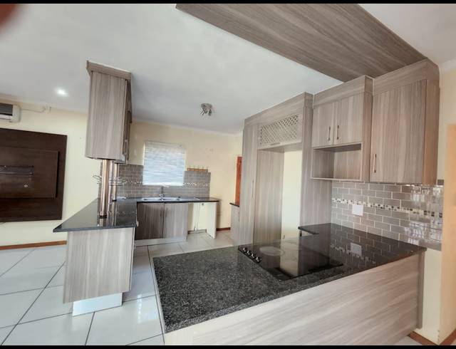 4 BEDROOM FREEHOLD RENTED IN KIRKNEY